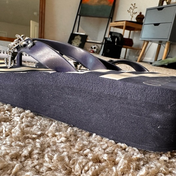 Nautical Guess Platform Flops - Picture 7 of 8